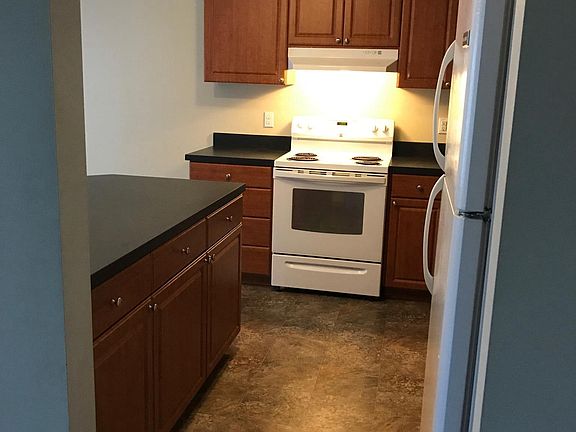 2nd image of 4706 NE 54th St