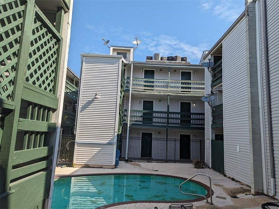 1st image of 4101 Hessmer Ave APT 207