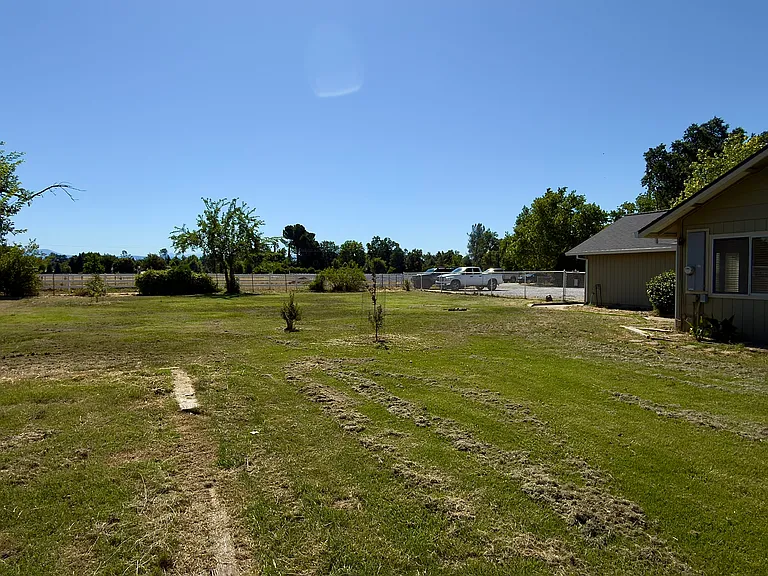 8664 Deschutes Rd — Photo 35