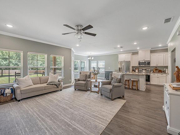 4th image of 11006 Meadow Creek Dr