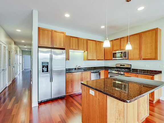 4th image of 1449 N Wicker Park Ave #7b5dd9591