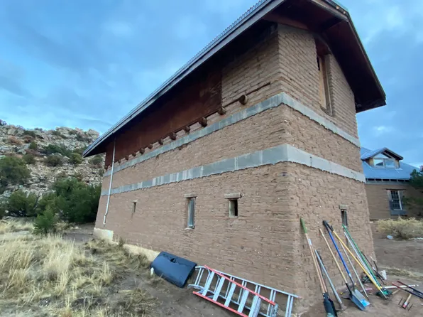 1450 State Highway 16, Cerrillos, NM 87010