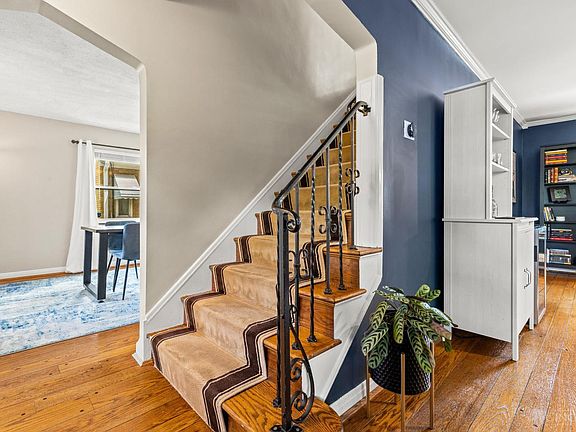 3rd image of 6316 Aspen Way