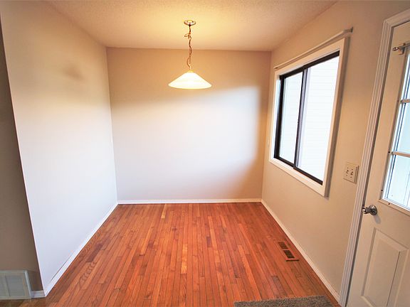3rd image of 16158 Foliage Ave