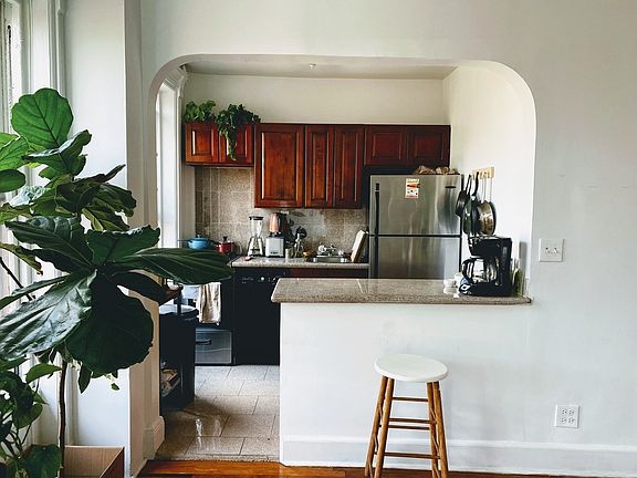 5th image of 857 President St APT 3