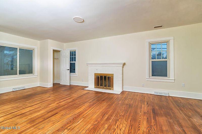 5th image of 11 Vley Road