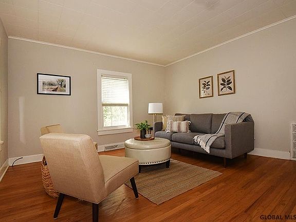 4th image of 115 Catherine St