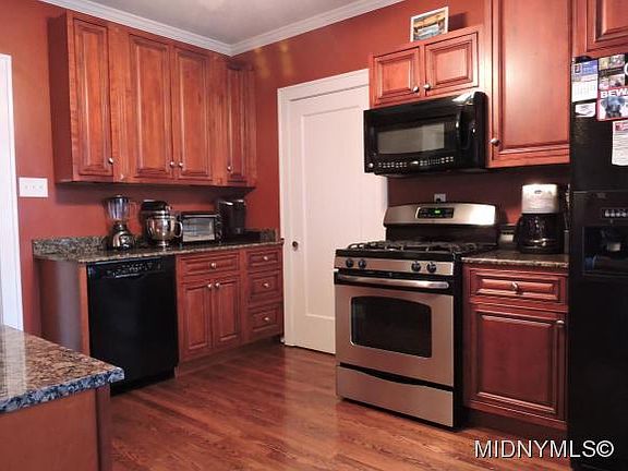 2nd image of 2815 Ferndale Pl