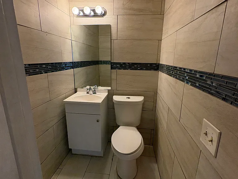 233 Dyas Dr — Photo 10