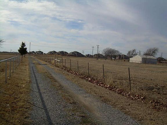 3rd image of 1945 E Fm 544