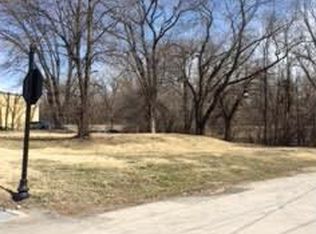 1700 N 2nd St, Saint Charles, MO 63301