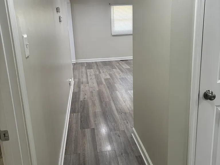 125 Well St — Photo 3