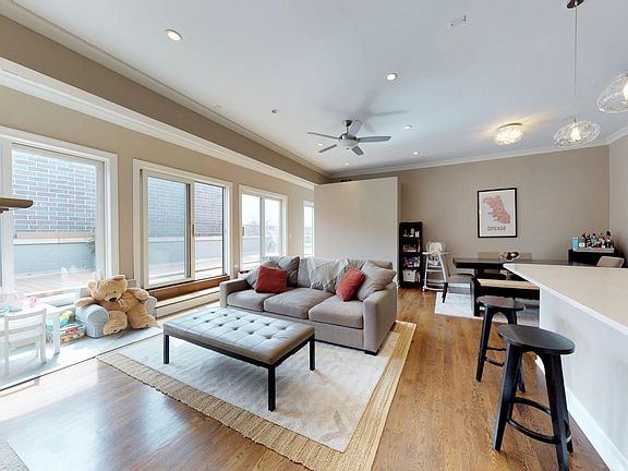 2nd image of 1454 N Milwaukee Ave APT 4
