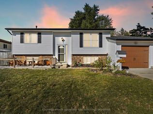 697 Ferndale Ave, Fort Erie, ON L2A 5C7