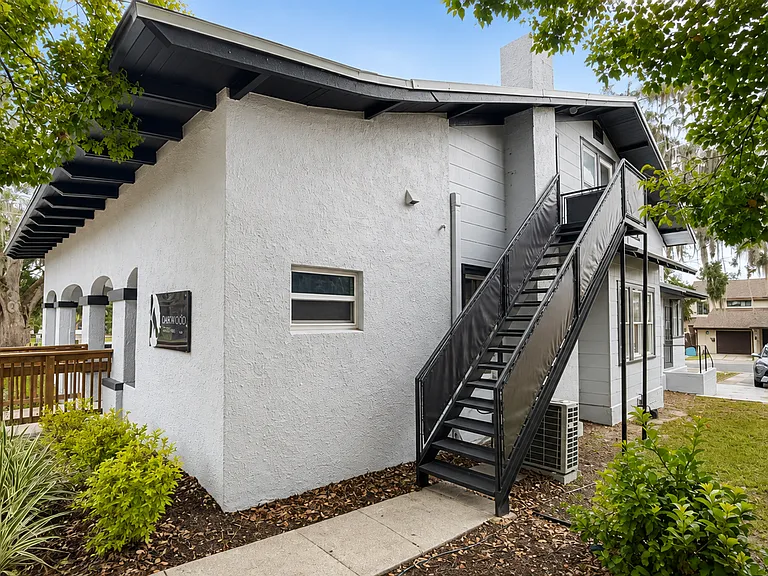 128 Orange Ave — Photo 1