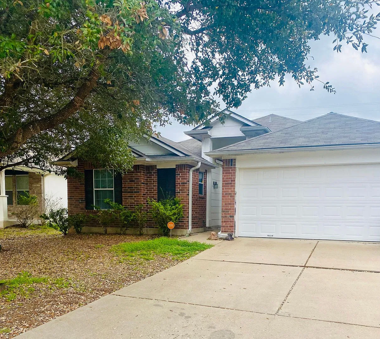 College Station - 3 bedroom - 2 bath - Garage and fenced in yard. — Photo 1