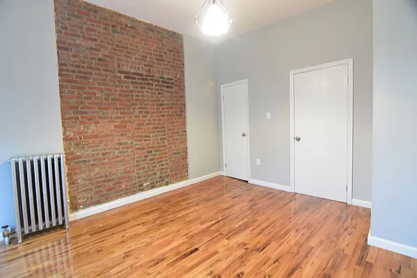 Rented by Clove Realty LLC | media 20