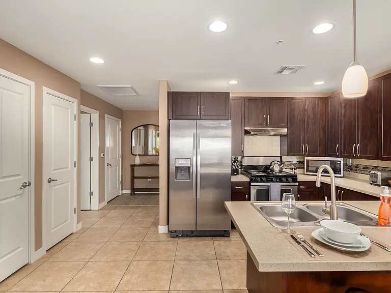 5450 E Deer Valley Dr — Photo 5