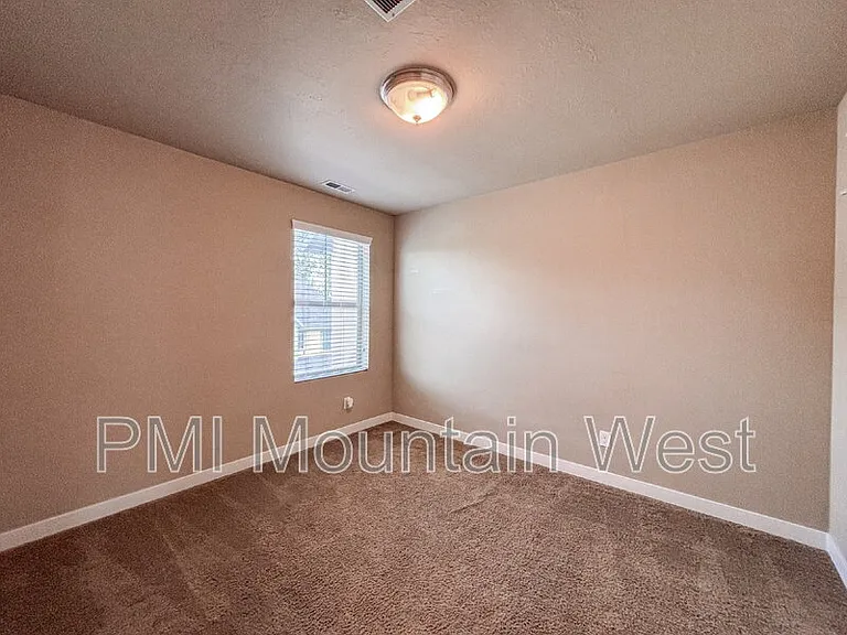 420 N Main St #29 — Photo 19