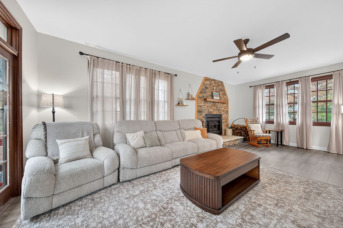 next background image