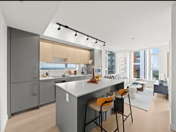 13725 George Jct #1104, Surrey, BC V3T 0R1