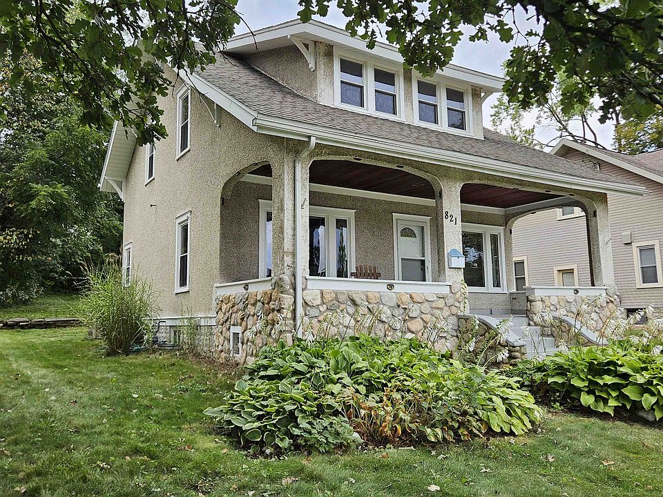 1st image of 821 Summit St