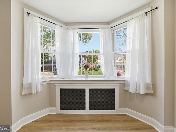 5th image of 308 Canterbury Rd
