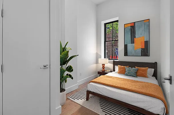 Rented by Loom Capital Group Inc. | media 7