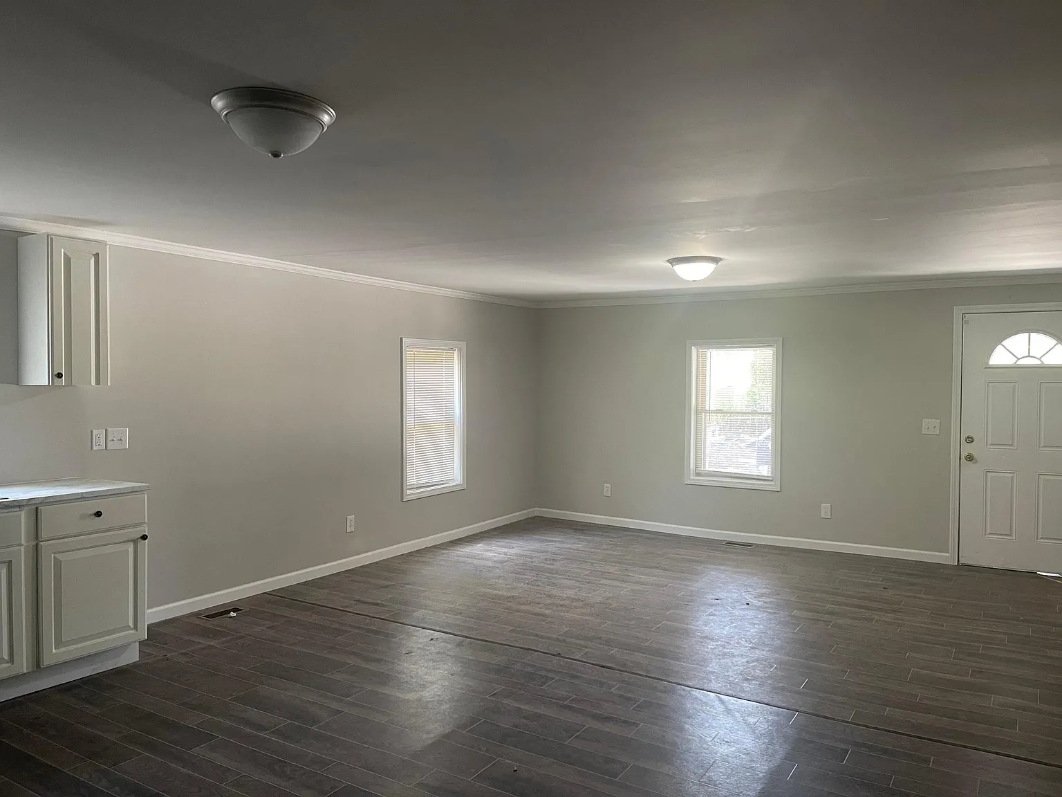 3 bed, 1110 sqft, $1,300 — Photo 2