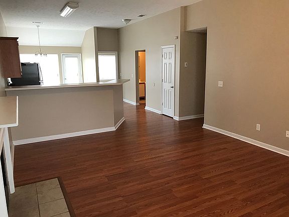 3rd image of 1104 Phelissa Dr