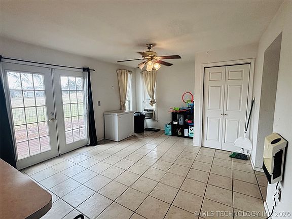 5th image of 918 Harvey Rd