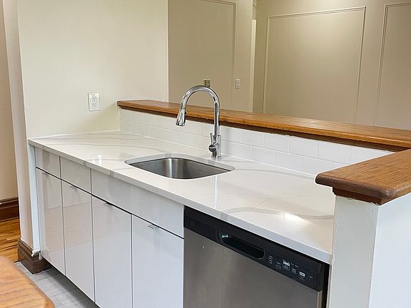 4th image of 92 Gates Ave Floor 4