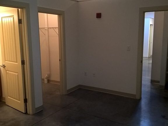 5th image of 1916 Lucas Ave #227