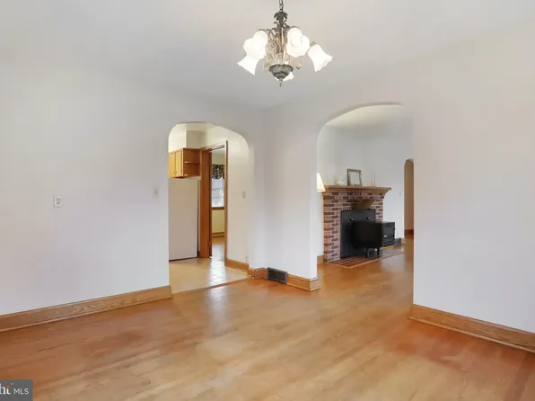 12039 Belvedere Rd, Hagerstown, MD 21742