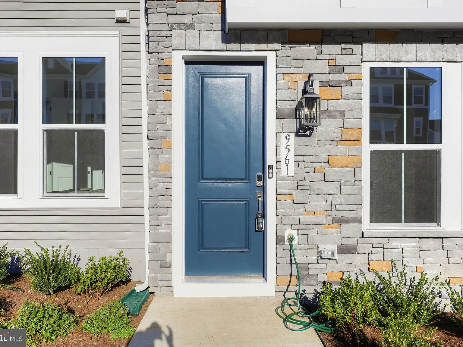 3 bed, 3.5 bath, 1665 sqft, $2,800 — Photo 2