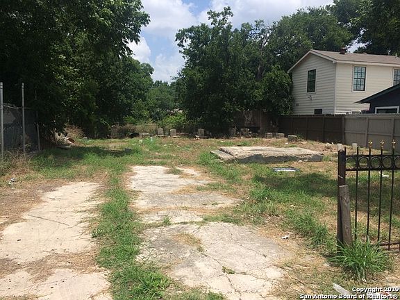 2nd image of 1807 Santiago St