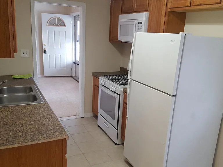26236 Clancy St — Photo 26