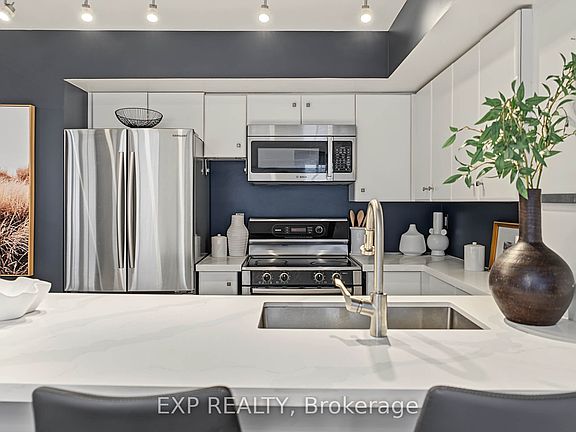 3rd image of 21 Earl St #323