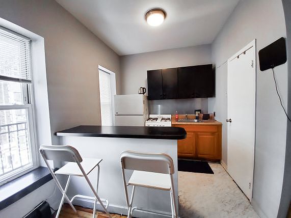 4th image of 834 2nd Ave APT 4F