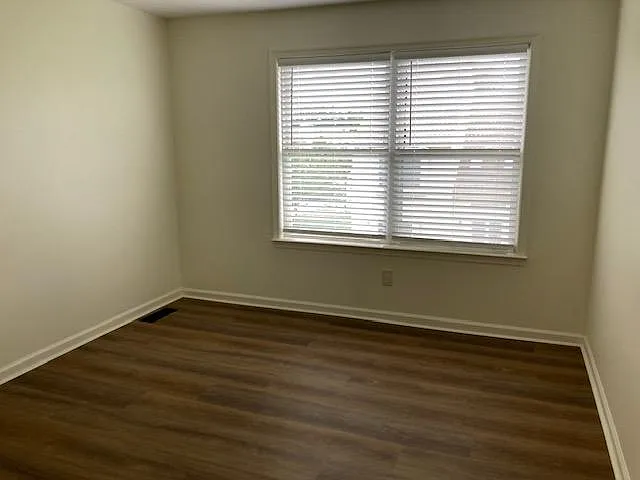 327 Oxford Pl — Photo 15