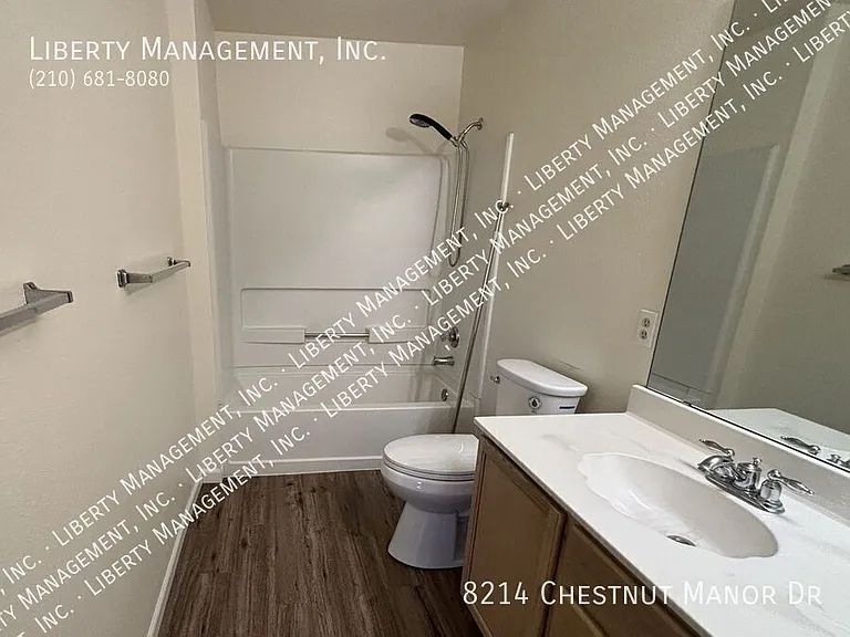 8214 Chestnut Manor Dr — Photo 17
