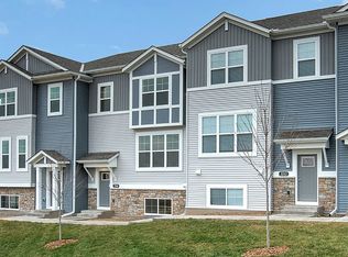 2214 Gateway Hill Rd, Saint Paul, MN 55109