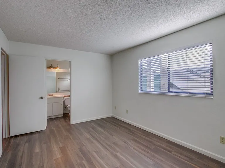 Beautifully Renovated Property perfectly situated between North Park and Normal Heights! — Photo 50