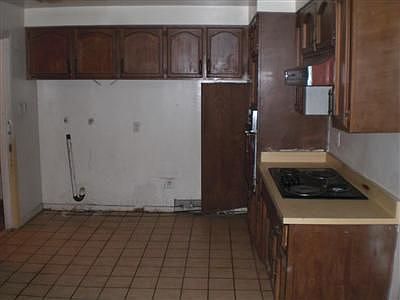 4th image of 2766 Branch St
