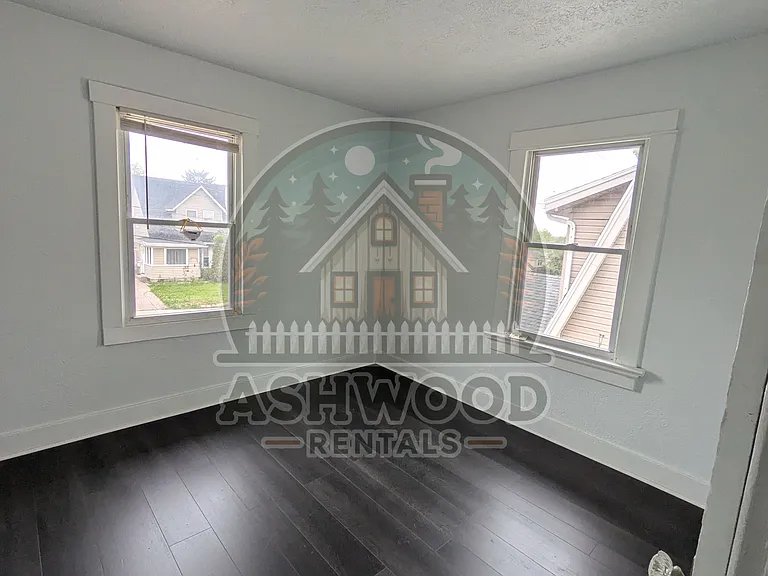 200 E Siebenthaler Ave — Photo 15