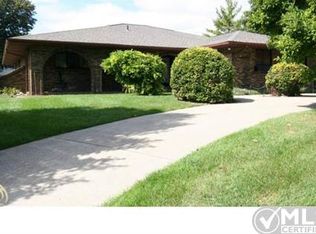 6797 Fredmoor Dr, Troy, MI 48098