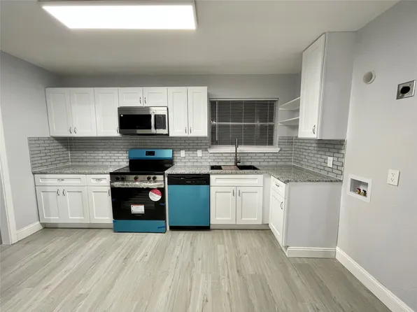 1305 S 1st St, Corsicana, TX 75110