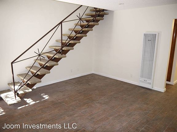 5th image of 512 S Oak Knoll Ave APT 4