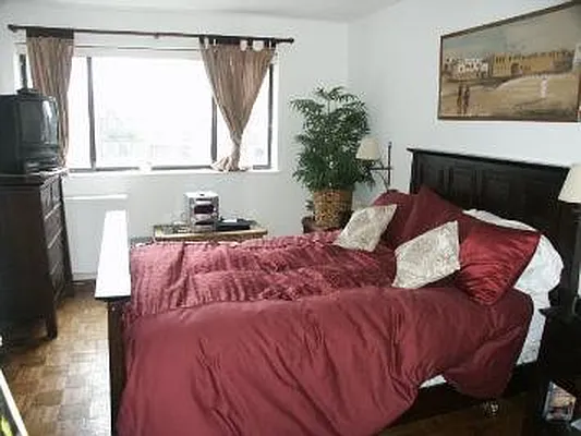 Rented by Corcoran | media 30