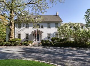 5 Private Rd, Bayville, NY 11709